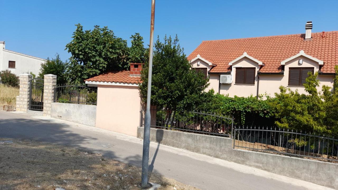 Apartmani A.Teskera تروغير المظهر الخارجي الصورة